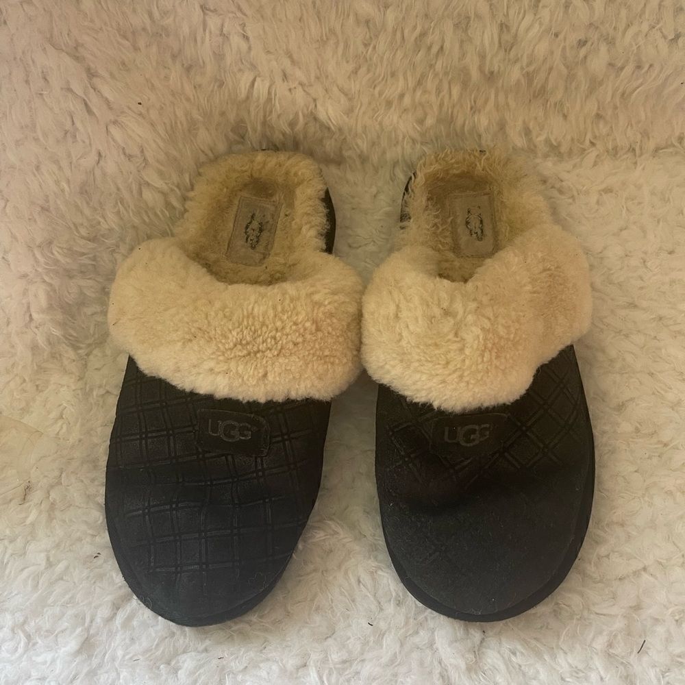 UGG leather suede Black slippers with geometric prints pattern sheepskin fur SZ9